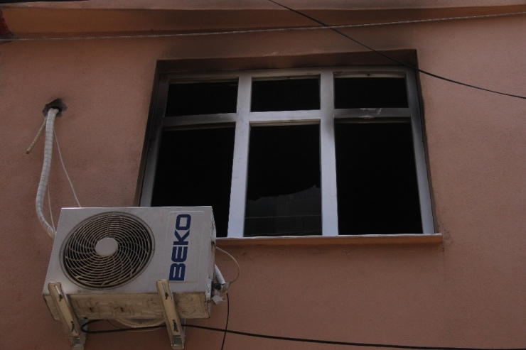 Spot Lamba Eşyaları Küle Çevirdi