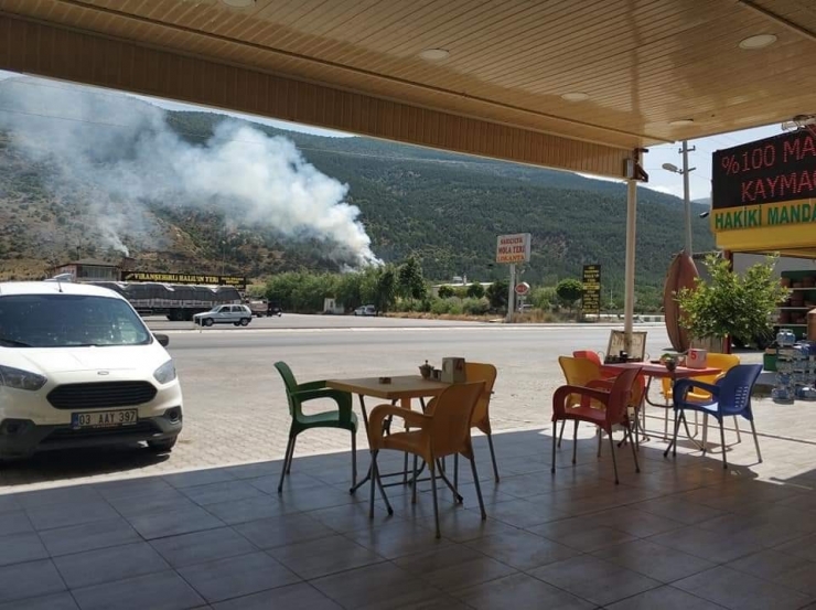 Afyonkarahisar’ın Çay İlçesindeki Orman Yangını Kontrol Altına Alındı