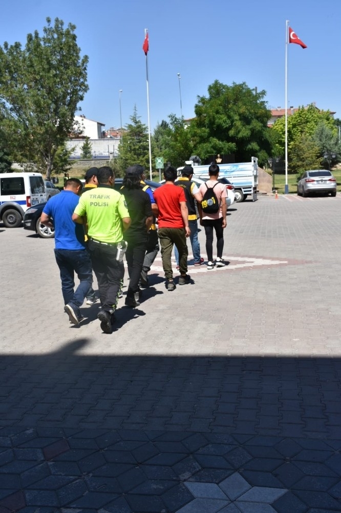 Aksaray’da 157 Yabancı Uyruklu Şahıs Sınır Dışı Edildi