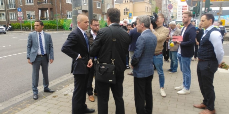 Almanya’da Camiye Bomba İhbarı