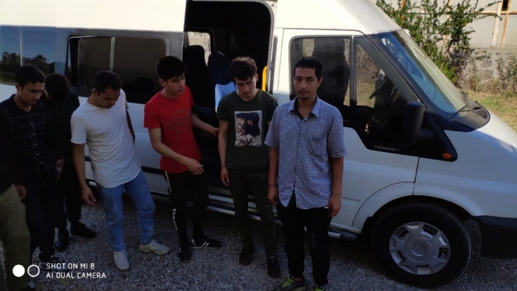 Ayvalık’ta 65 Mülteci Yakalandı