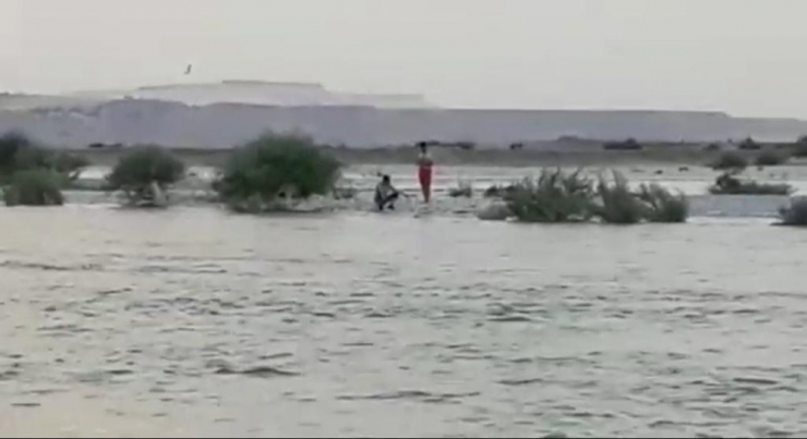 Baraj Kapakları Açılınca Çayda Mahsur Kaldılar