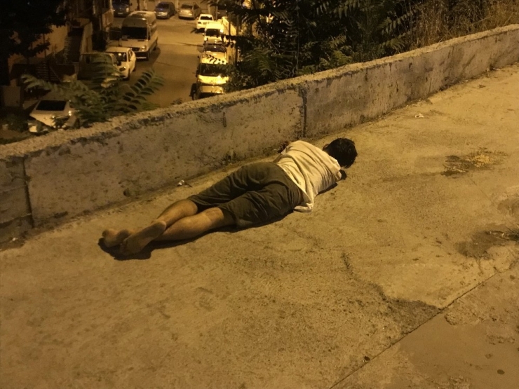 Alkollü Sürücü Yol Ortasında Uyuyakaldı