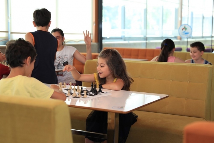 Dünya Çapında Satranç Sporcuları Yetiştirilecek