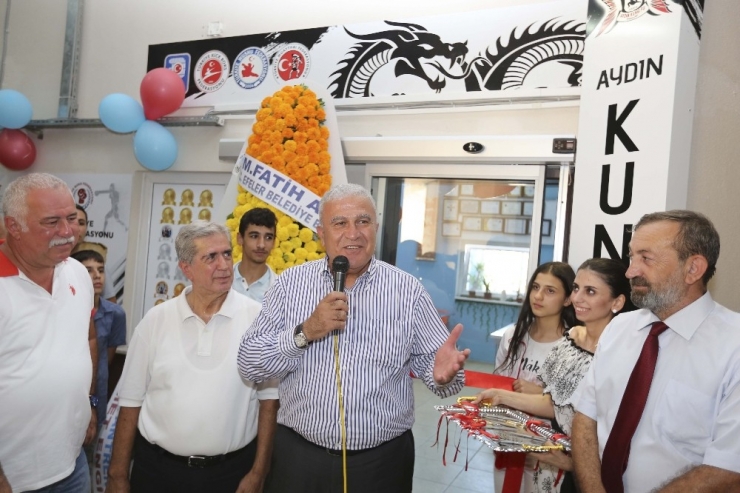 Başkan Atay, Milli Sporcularla Açılışta Buluştu