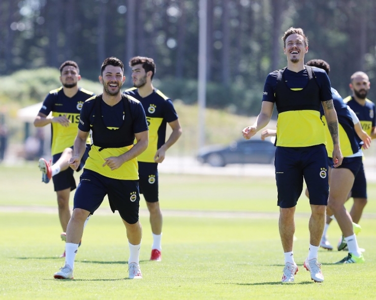 Fenerbahçe Hazırlıklarını Sürdürdü