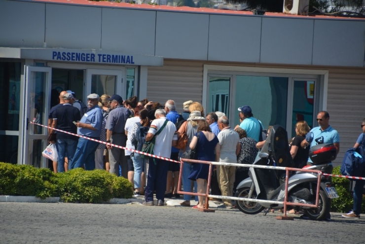 Dikili İle Midilli Arasında Feribot Seferleri Turizmi Canlandırıyor