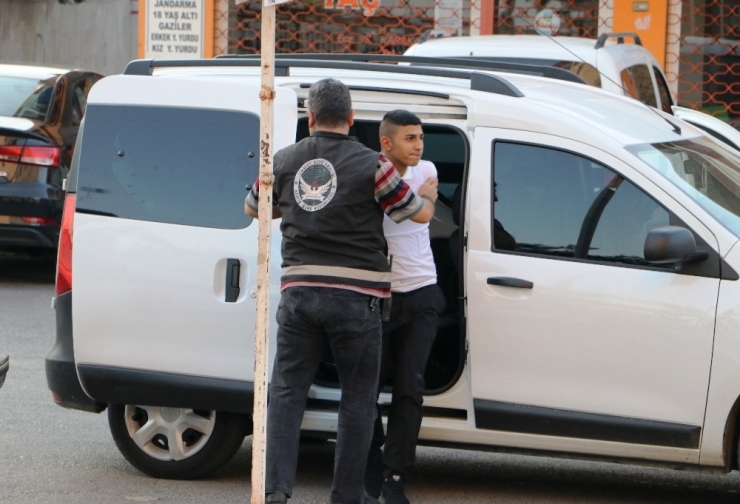 Bekçiyi Bıçaklayan Suç Makinesinden Pişkinlik: “Çekçek Memleket Yakışıklı Görsün”