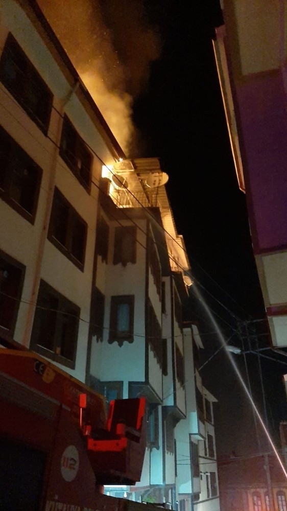 Çatı Katı Yangını Korkuttu