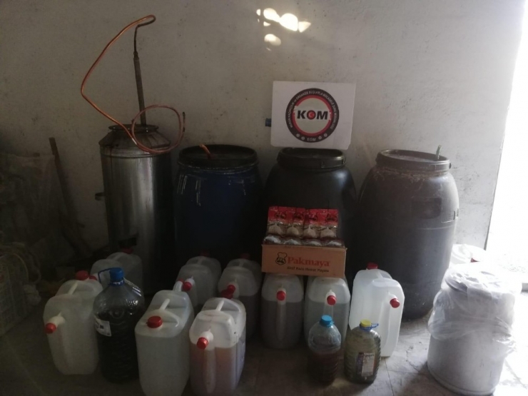 Tarsus’ta 600 Litre Kaçak Boğma Rakı Ele Geçirildi