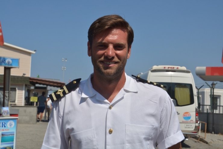 Dikili İle Midilli Arasında Feribot Seferleri Turizmi Canlandırıyor