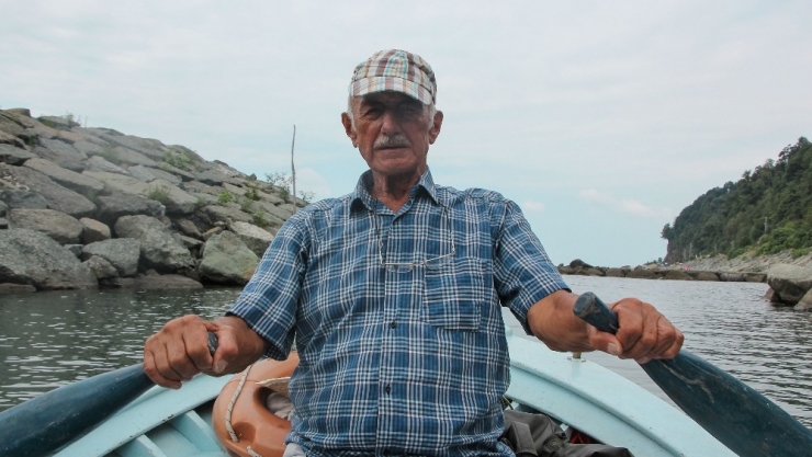 Her Gün Denizde Onu Takip Ediyorlar