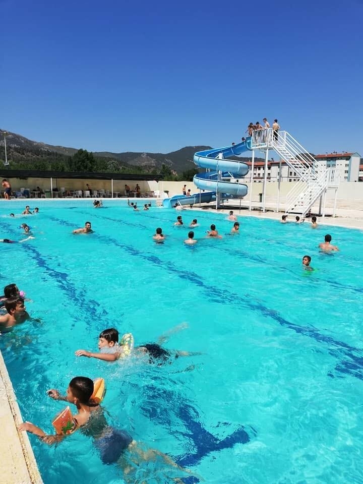 Yüzme Havuzuna Yoğun İlgi