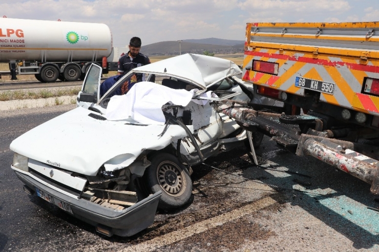 Otomobil Vince Arkadan Çarptı: 1 Ölü