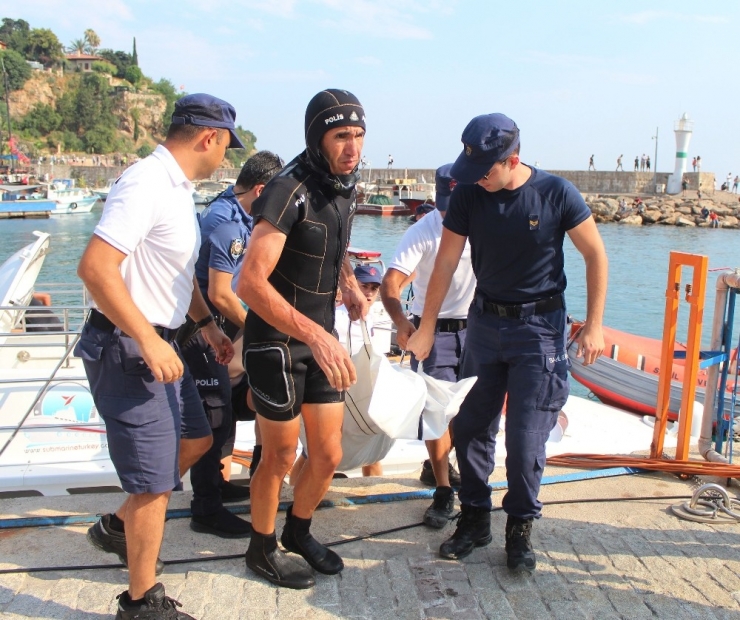 Deniz Polisinin Çabası Genç Kadını Kurtarmaya Yetmedi