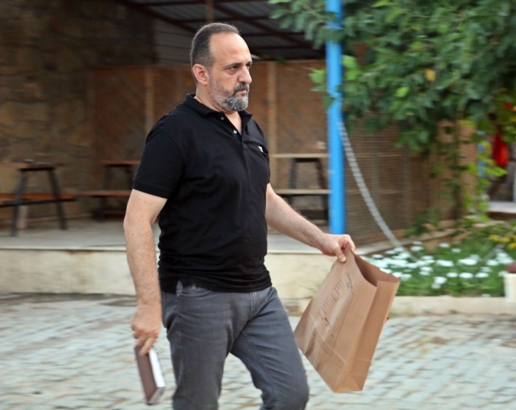 Antalya’da Denizde Boğazında Plastik Kelepçe Takılı Erkek Cesedi Bulundu