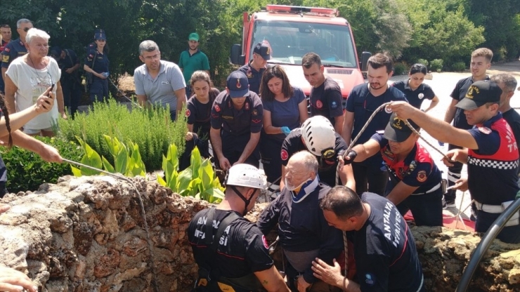 Su Kuyusuna Düşen Alman Vatandaşa Nefes Kesen Kurtarma Operasyonu