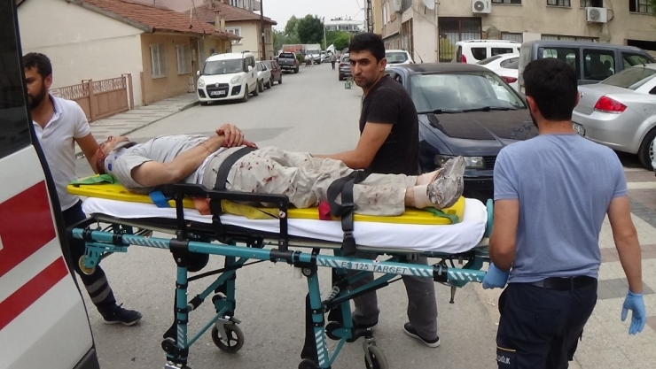 Bisikletler Kafa Kafaya Çarpıştı: 2 Yaralı