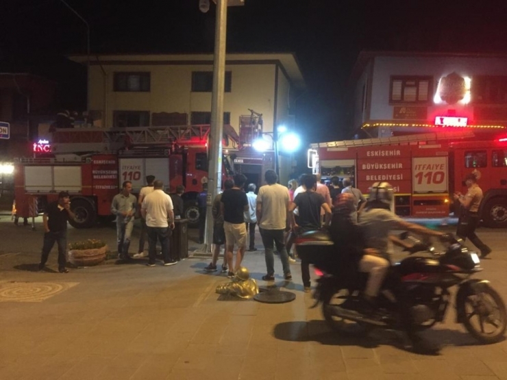 Ahşap Binadaki Taş Fırında Çıkan Yangın 15 Dakikada Söndürüldü