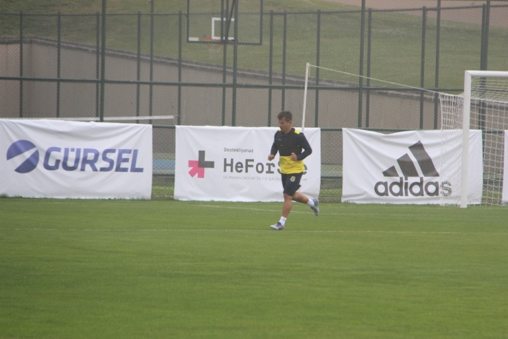 Fenerbahçe Sis Ve Yağmur Altında Çalıştı