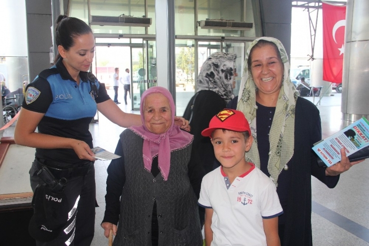 Otogarda Yolcular Hırsızlık, Dolandırıcılık Ve Trafik Güvenliği Konusunda Bilgilendirildi