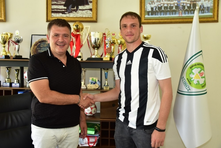 Manisa Bbsk Kaleci Anıl Atağ’ı Renklerine Bağladı