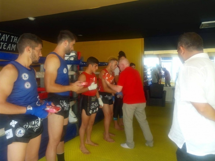 Milli Takım Sporcu Antrenörlerine Moral Ziyareti