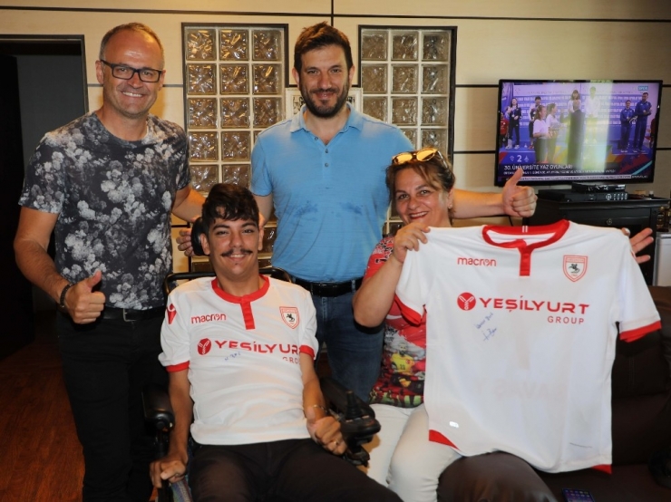 Engelli Sporcudan İrfan Buz’a Resim