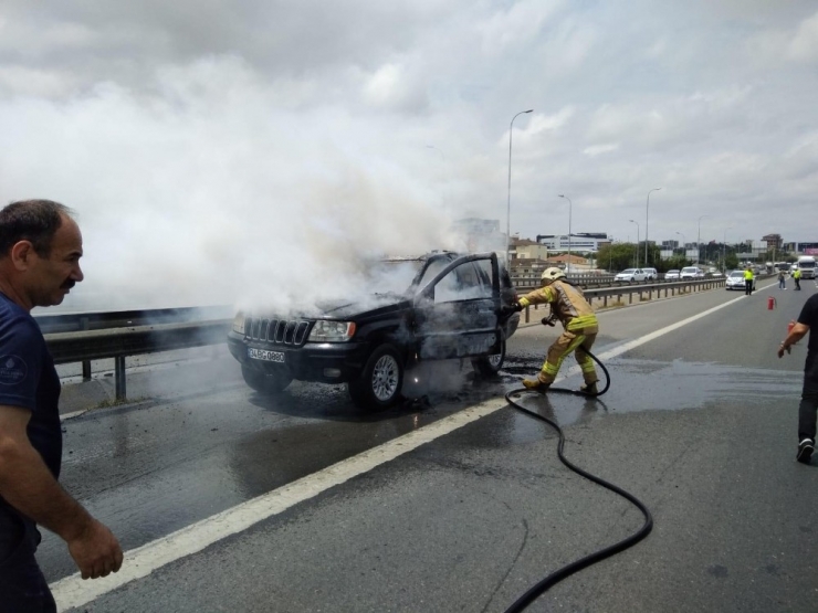 Tem Otoyolunda Lüks Cip Alev Alev Yandı