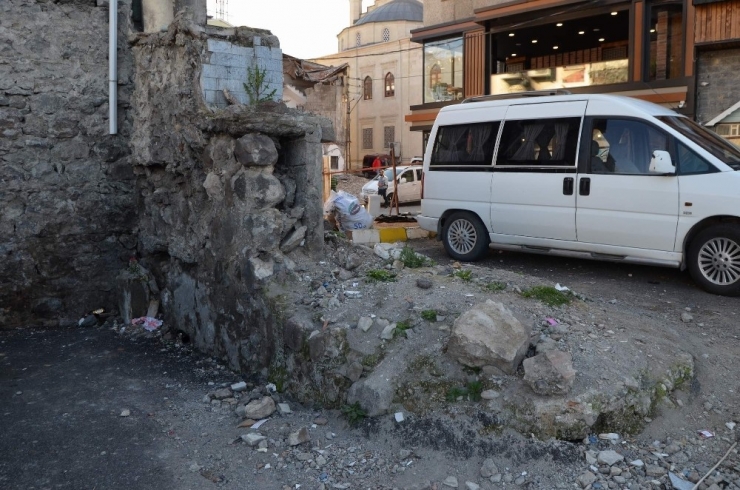 Trabzon’da 720 Yıllık Tarihi Kale Surları Tescillendi