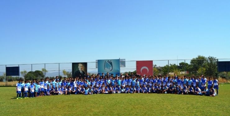 Yunusemre’nin Futbol Kursuna Yoğun İlgi