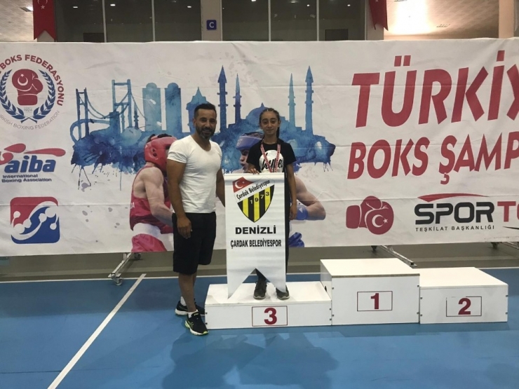 13 Yaşındaki Denizlili Boksör Türkiye 3.’sü Oldu
