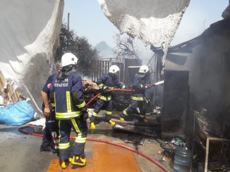 Kumluca’da Ev Yangını