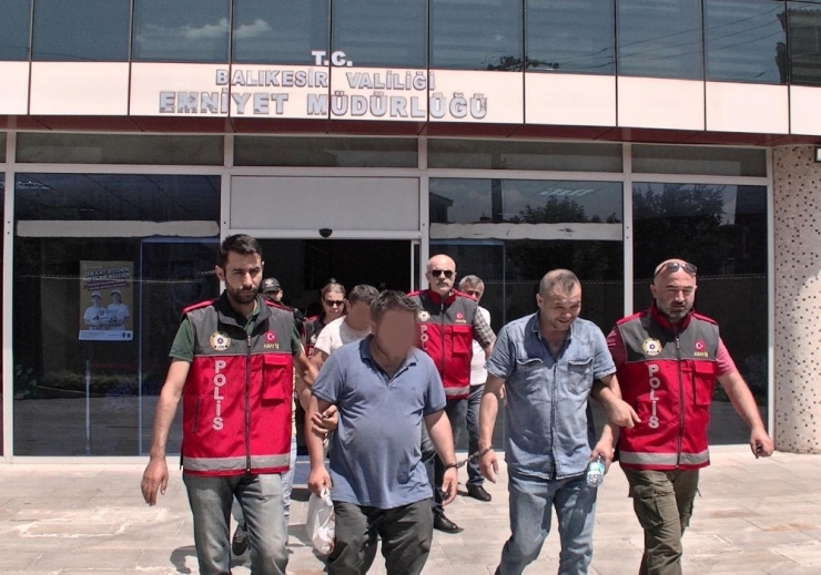 Tuzağa Düşürdükleri Kişiye Yapmadıklarını Bırakmadılar