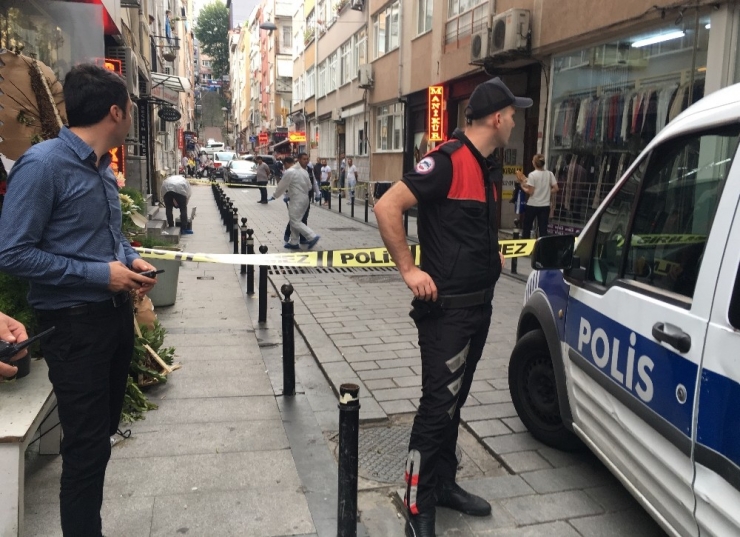 Apartman Yöneticisi Tartıştığı Kiracıyı Bacağından Yaraladı