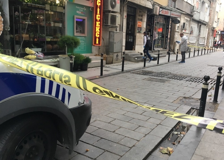 Apartman Yöneticisi Tartıştığı Kiracıyı Bacağından Yaraladı