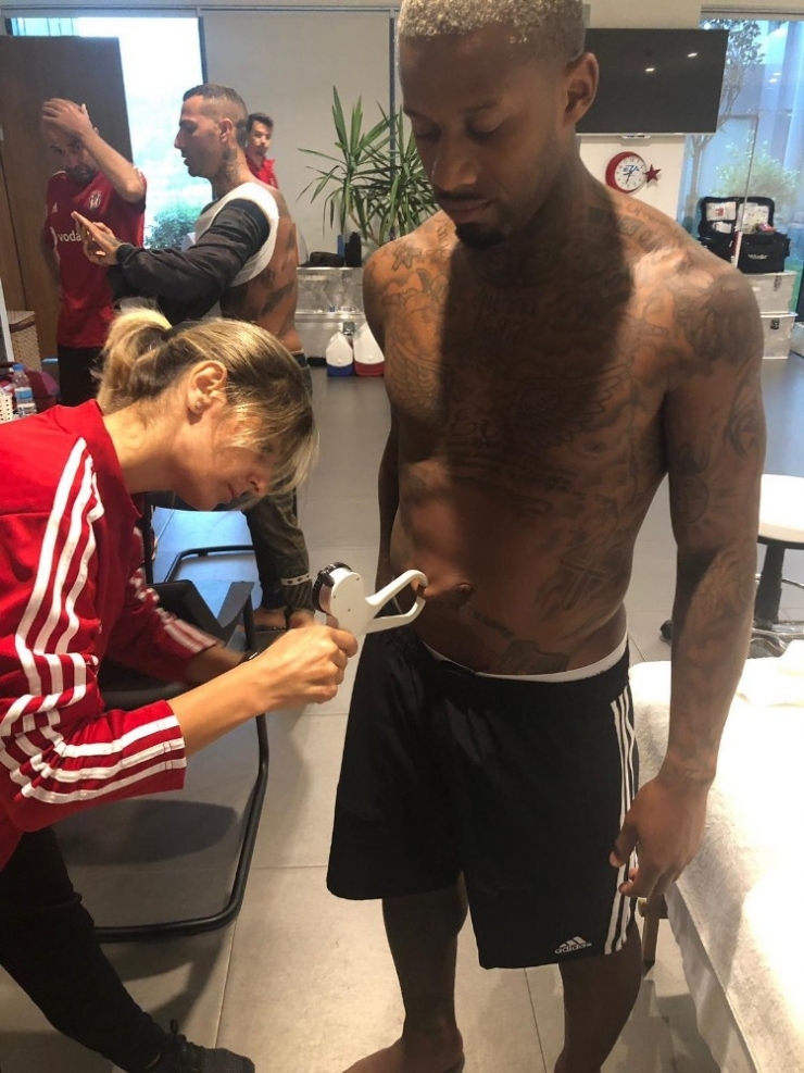 Beşiktaş’ta Futbolcuların Vücut Kompozisyon Ölçümleri Yapıldı