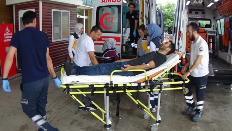 İnegöl’de Kazalar Peş Peşe Geldi: 12 Yaralı