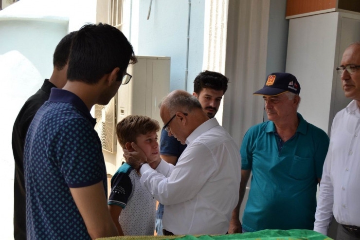 Manisa’da Feci Kazada Ölen 6 Kişiden 5’i Defnedildi