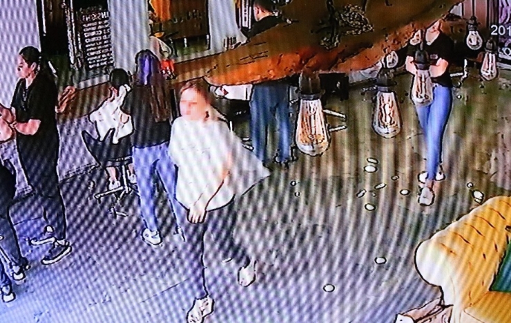 Saçına Kaynak Yaptırdı, Para Ödemeden Kaçtı