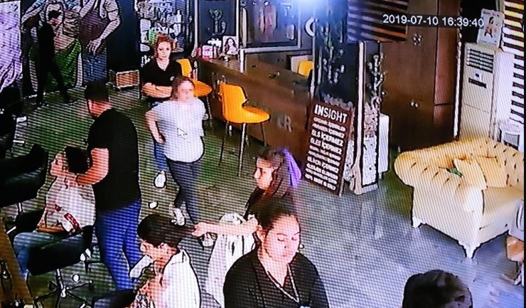 Saçına Kaynak Yaptırdı, Para Ödemeden Kaçtı