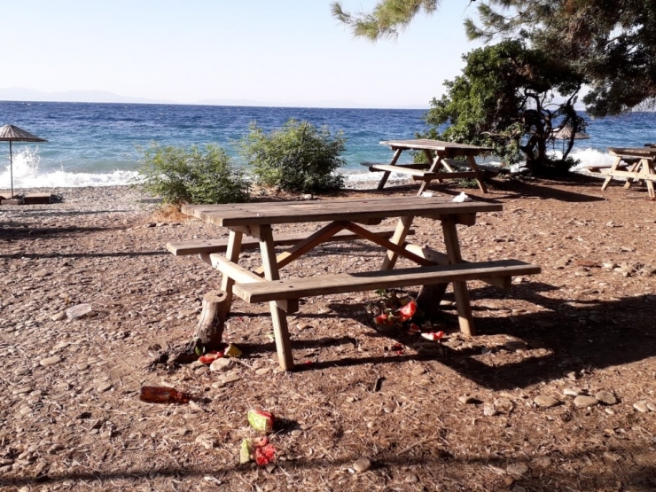 Günübirlikçiler Milli Parkı Kirletip Gitti