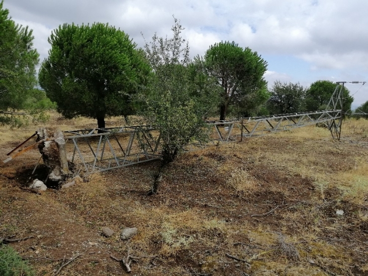 Çanakkale’yi Kasırga Vurdu