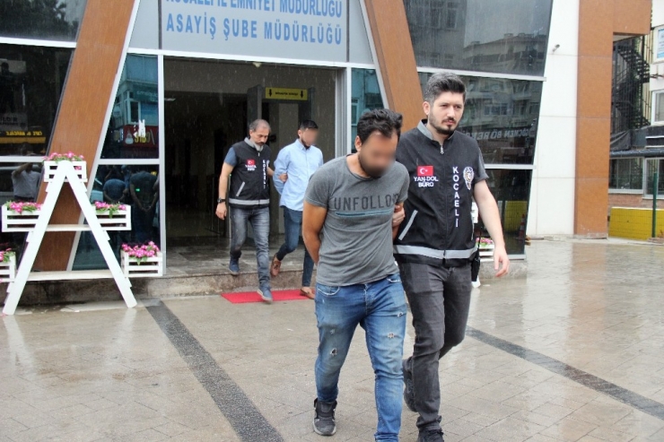 Evde Yalnız Kalan Çocukları Telefonla Dolandıran Sahte Savcı Ve Polis Yakalandı