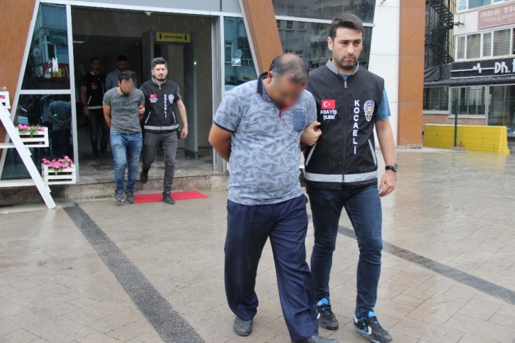 Evde Yalnız Kalan Çocukları Telefonla Dolandıran Sahte Savcı Ve Polis Yakalandı