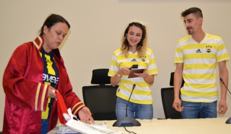 Sarı Lacivert Nikâh