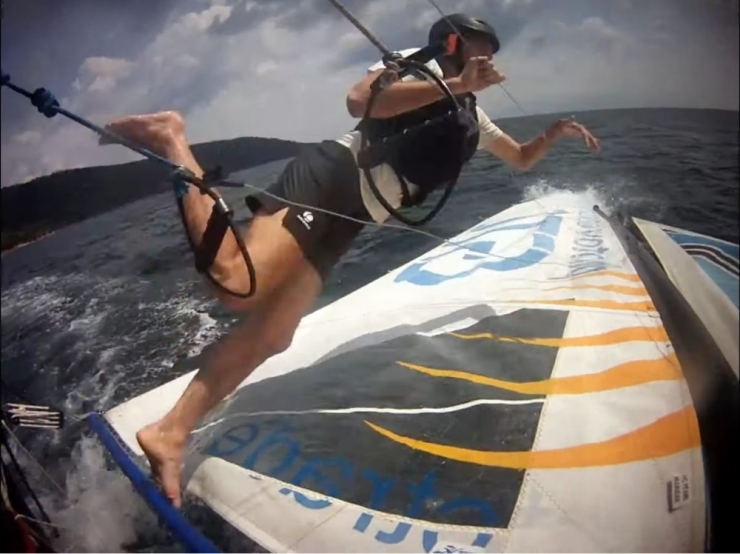 Marmara Denizi’nde Odtü’lü Öğrencilerin Yelkenlisi Devrildi