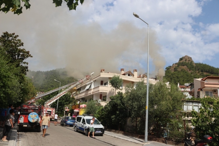 Marmaris’teki Yangında 4 Daire Kullanılamaz Hale Geldi