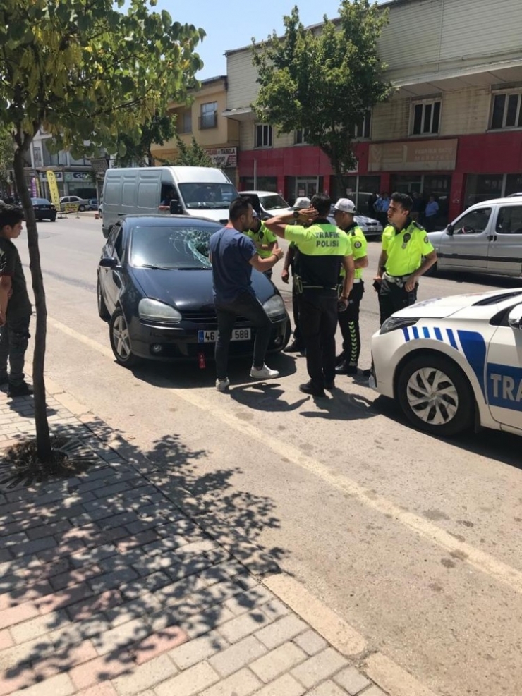 Otomobilin Çarptığı Yaya Yaralandı