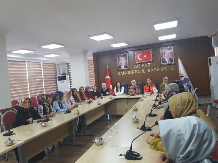 Şanlıurfa Ak Parti Kadın Kolları Srebrenitsa Soykırımını Kınadı